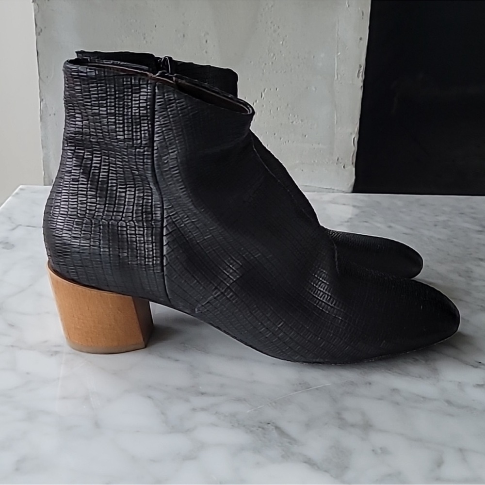 Coclico Black Textured Ankle Boots with Wooden Heel